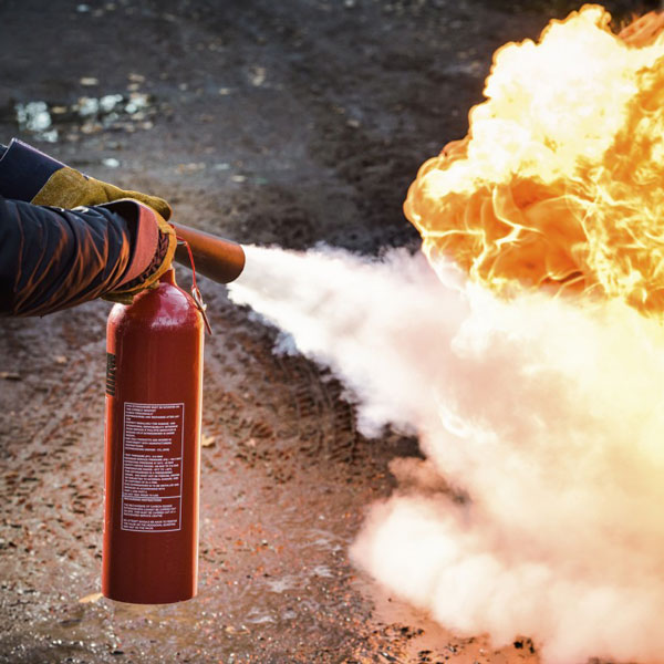 fire-extinguisher-training-2 fire-extinguisher-training-2